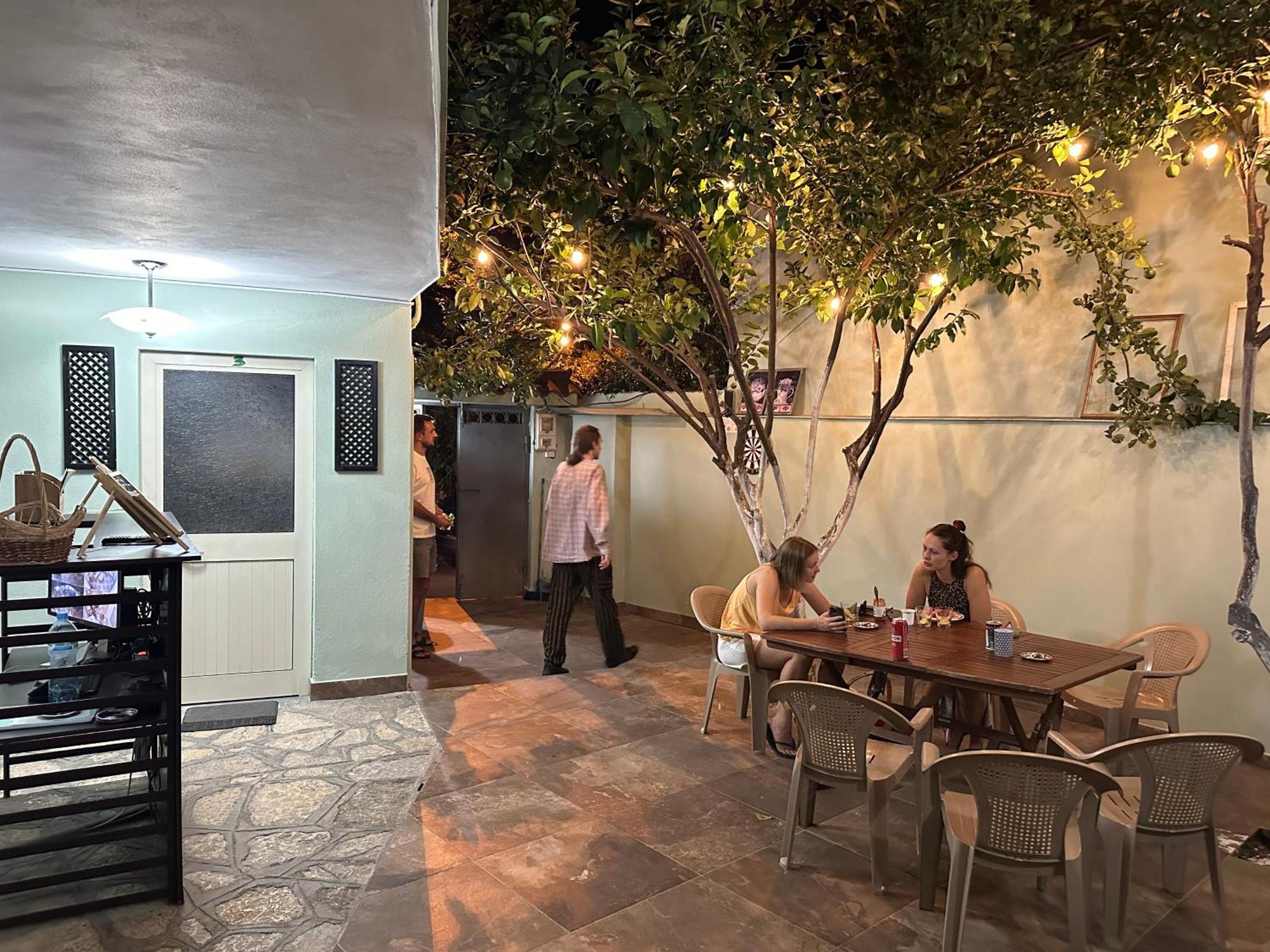 Tirana Lemon Breeze Hostel المظهر الخارجي الصورة
